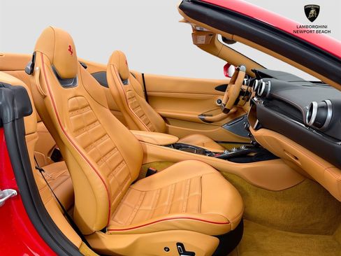 Used 2019 Ferrari Portofino RWD image 25