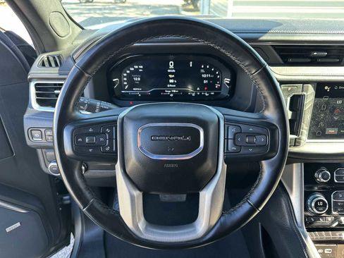 Used 2024 GMC Yukon XL Denali image 20
