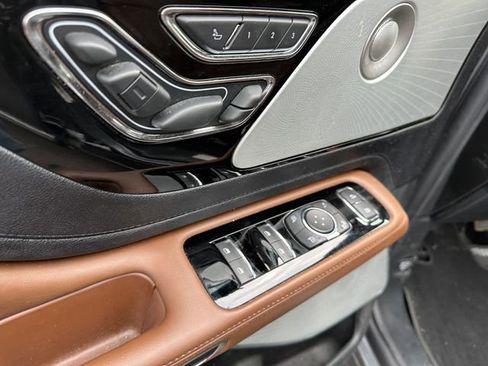 Used 2023 Lincoln Aviator Reserve w/ Equipment Group 201A image 20