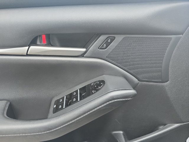 Used 2022 MAZDA MAZDA3 s FWD image 13