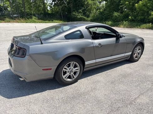 Used 2014 Ford Mustang Coupe RWD image 4