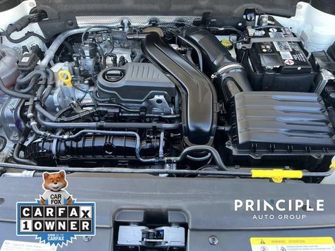 Certified 2023 Volkswagen Taos SE w/ Panoramic Sunroof Package image 32