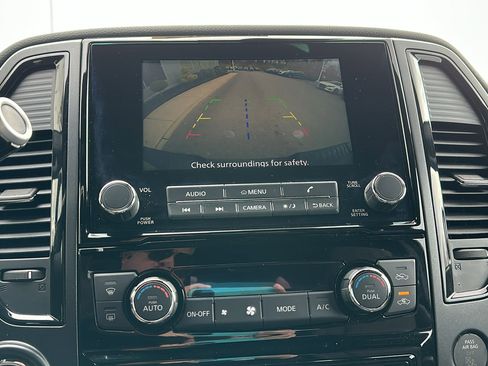 Certified 2024 Nissan Titan SV w/ SV Bronze Edition Package image 20