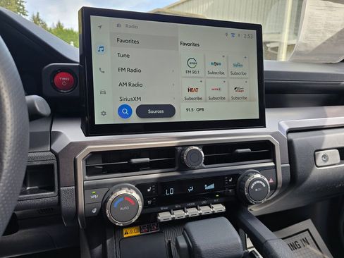 Used 2025 Toyota 4Runner TRD Off-Road Premium image 6