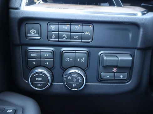 New 2026 Chevrolet Tahoe High Country AWD/4WD image 12