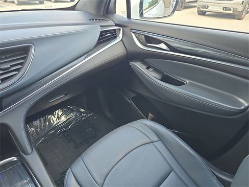 Certified 2023 Buick Enclave Essence image 15
