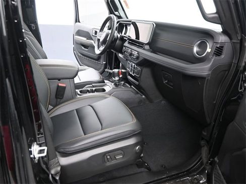 New 2025 Jeep Wrangler Sahara image 24