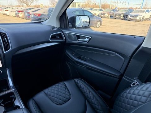 Certified 2024 Ford Edge Titanium image 17