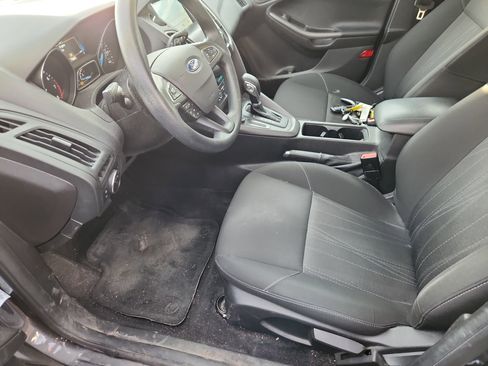 Used 2017 Ford Focus SEL image 9