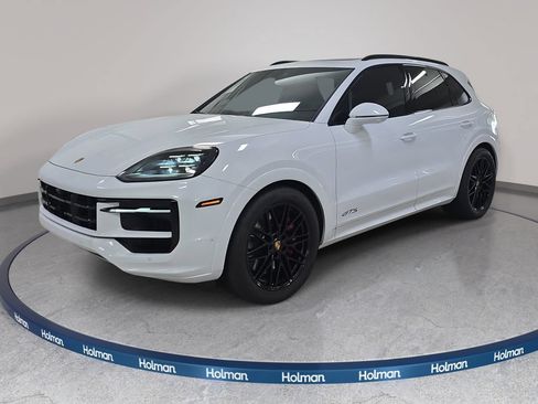 Used 2025 Porsche Cayenne GTS AWD/4WD image 1
