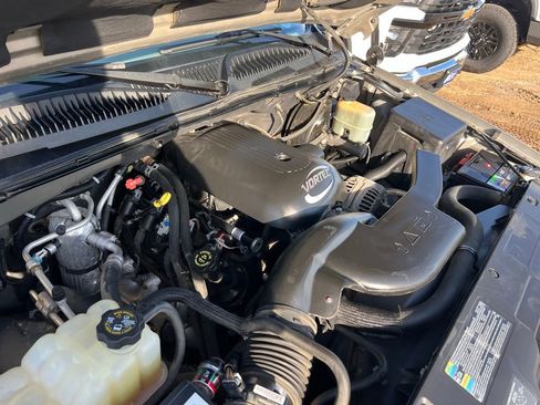 Used 2002 Chevrolet Suburban LT image 39