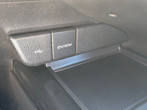 Used 2020 Toyota Camry LE FWD image 10