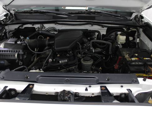 Used 2017 Toyota Tacoma SR RWD image 10