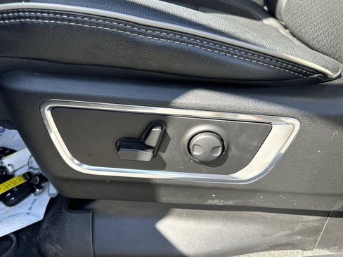 New 2024 RAM 1500 Laramie image 19