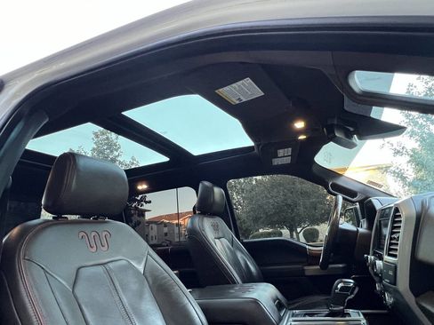 Used 2015 Ford F150 King Ranch w/ Equipment Group 601A Luxury AWD/4WD image 31