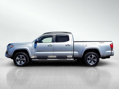 Used 2016 Toyota Tacoma TRD Sport RWD image 7
