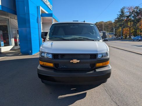 New 2025 Chevrolet Express 3500 image 8