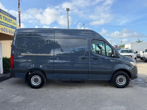 Used 2019 Mercedes-Benz Sprinter 144 image 7