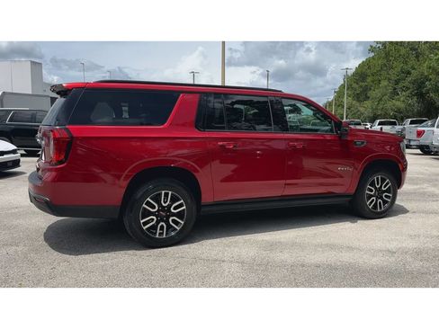 Certified 2021 GMC Yukon XL AT4 w/ AT4 Premium Package AWD/4WD image 9