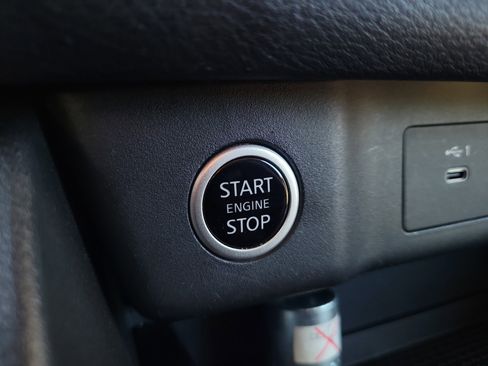 Used 2022 Nissan Rogue SV image 24