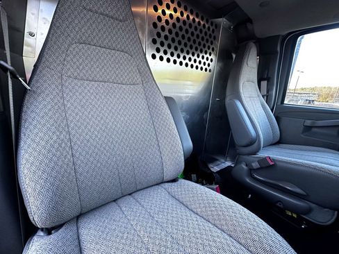 Used 2025 Chevrolet Express 2500 Extended w/ Communications Package image 26