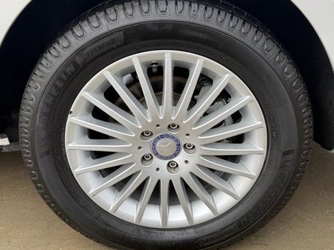 Used 2017 Mercedes-Benz Metris Passenger image 9