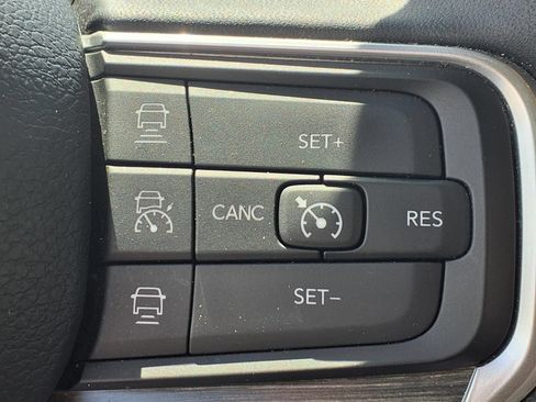 Used 2024 Jeep Wagoneer Series II AWD/4WD image 15