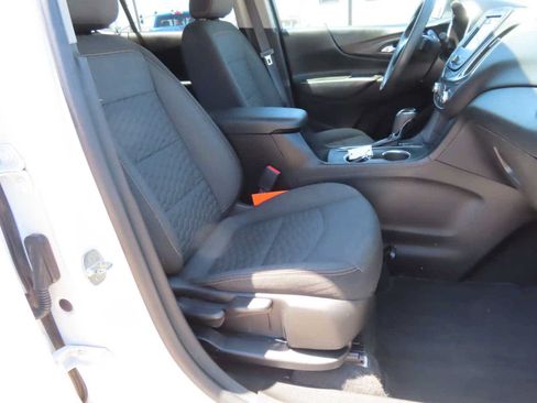 Used 2021 Chevrolet Equinox LT AWD/4WD image 16