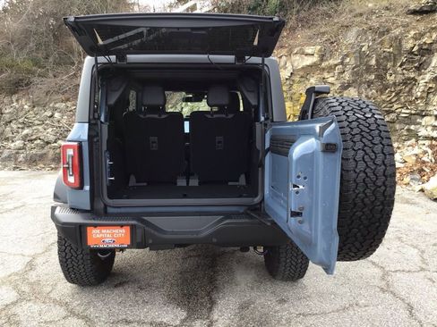 Certified 2025 Ford Bronco Badlands w/ Sasquatch Package image 9