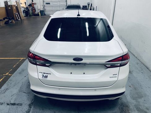 Used 2018 Ford Fusion SE w/ Fusion SE Technology Package FWD image 7