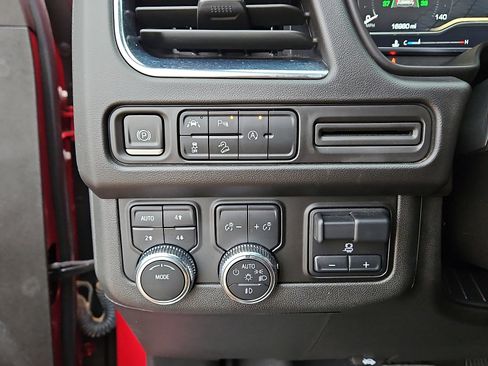 Used 2023 GMC Yukon AT4 w/ LPO, Floor Liner Package image 17