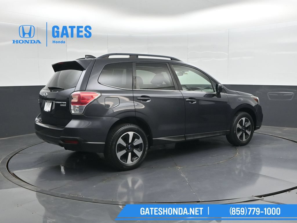 Used 2017 Subaru Forester 2.5i Limited AWD/4WD image 2