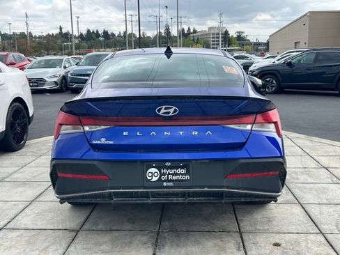 Certified 2025 Hyundai Elantra Sport FWD image 8
