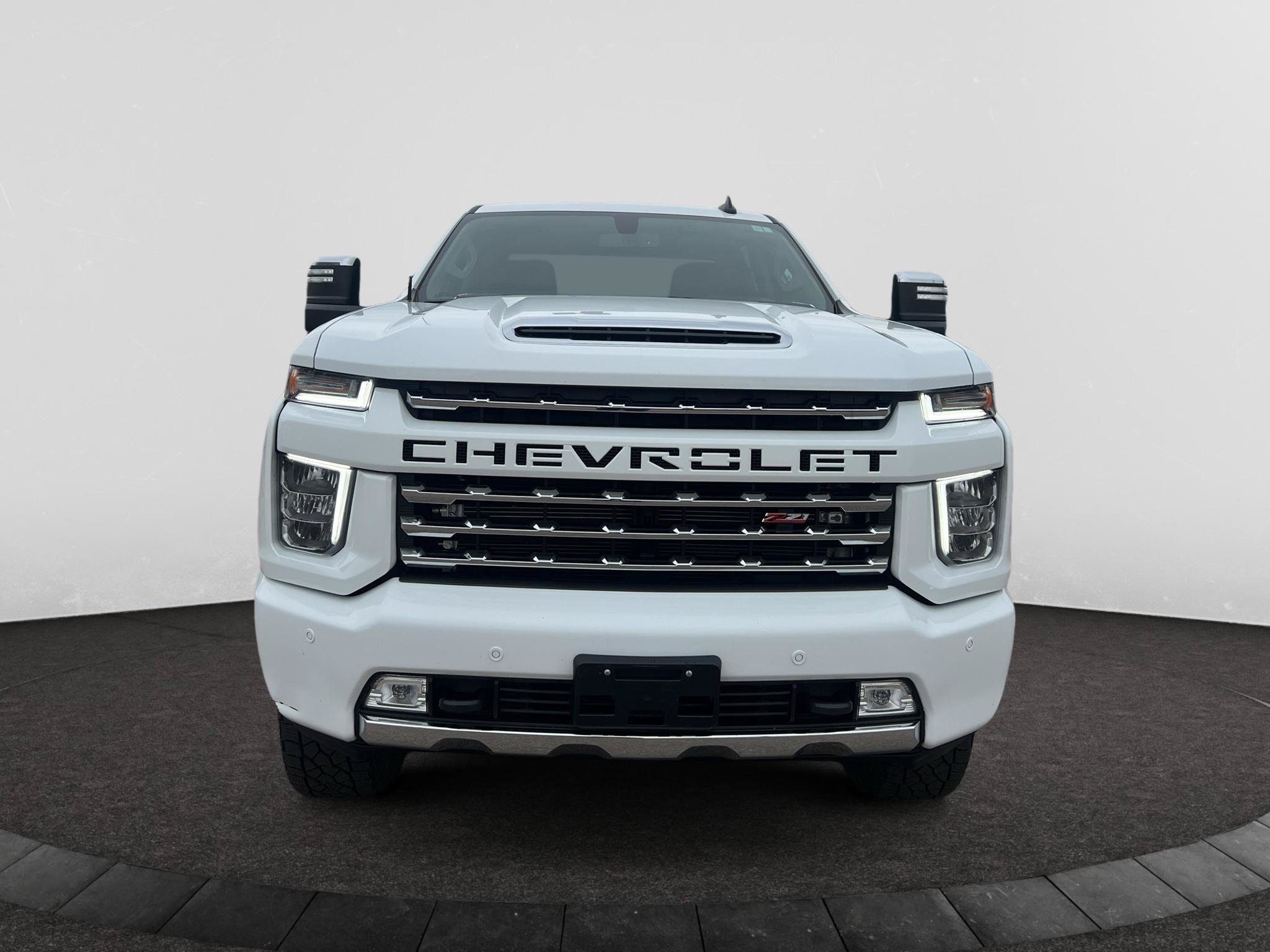 Used 2021 Chevrolet Silverado 2500 LT w/ Z71 Chrome Sport Edition AWD/4WD image 3