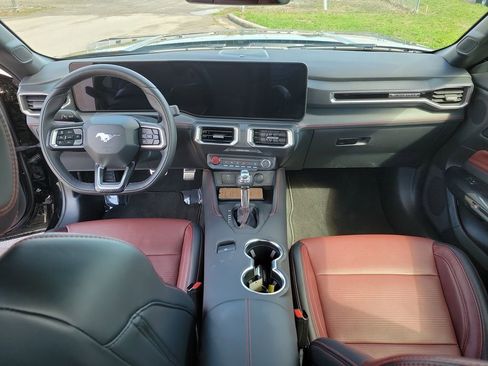 Used 2025 Ford Mustang Premium image 10