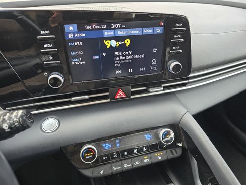 Used 2022 Hyundai Elantra SEL w/ Convenience Package image 32