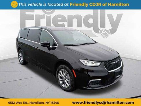 New 2026 Chrysler Pacifica Select image 7