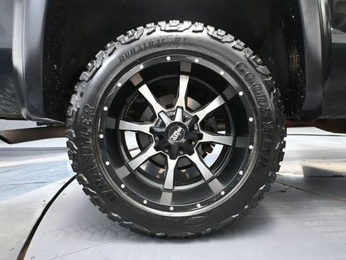 Used 2014 GMC Sierra 1500 SLT w/ SLT Preferred Package AWD/4WD image 16