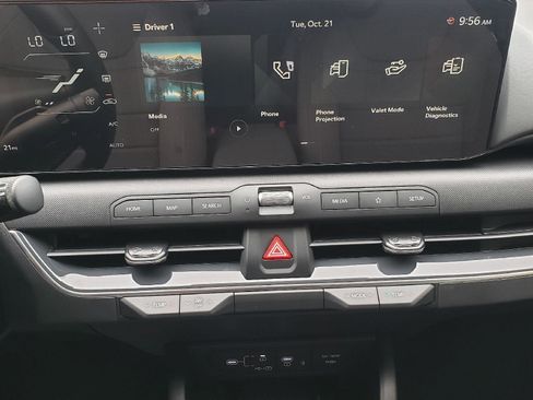 New 2025 Kia K4 EX image 9