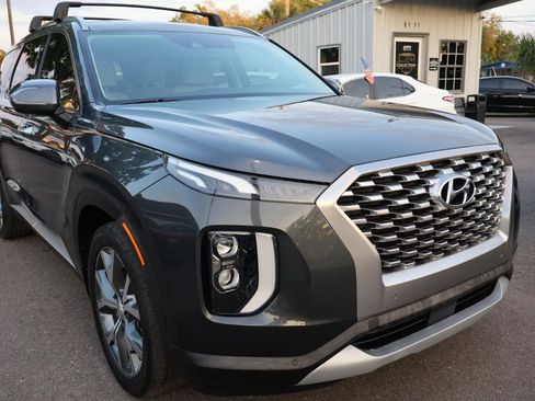Used 2021 Hyundai Palisade SEL w/ Premium Package image 3