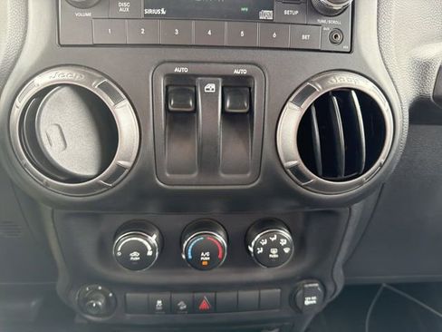 Used 2018 Jeep Wrangler Sport AWD/4WD image 25