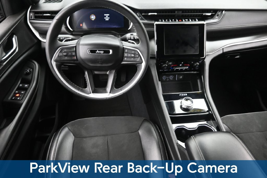 Used 2023 Jeep Grand Cherokee Altitude AWD/4WD image 16