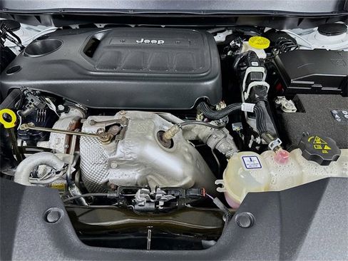 Certified 2022 Jeep Cherokee Limited image 23