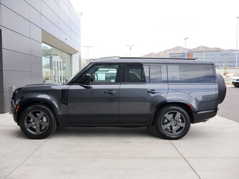 Used 2025 Land Rover Defender 130 X-Dynamic SE image 11