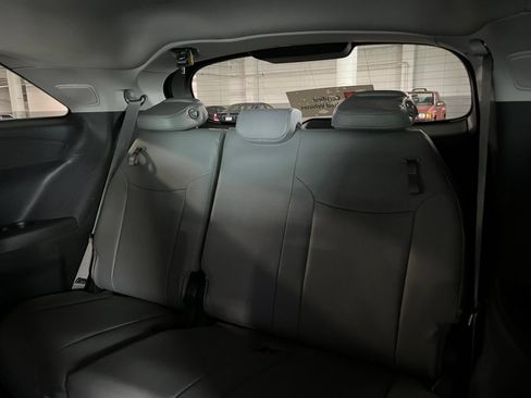 Used 2025 Toyota Sienna XLE w/ XLE Plus Package AWD/4WD image 37