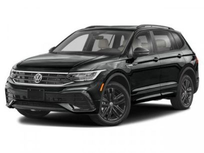 Certified 2024 Volkswagen Tiguan SE R-Line