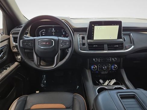 Used 2024 GMC Yukon AT4 w/ AT4 Premium Package AWD/4WD image 10