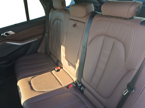 Used 2021 BMW X5 xDrive40i AWD/4WD image 16