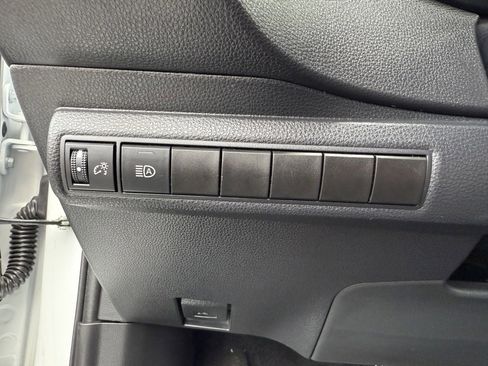 Used 2022 Toyota Corolla LE image 21