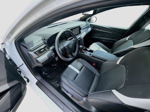 Used 2026 Toyota Camry SE FWD image 9